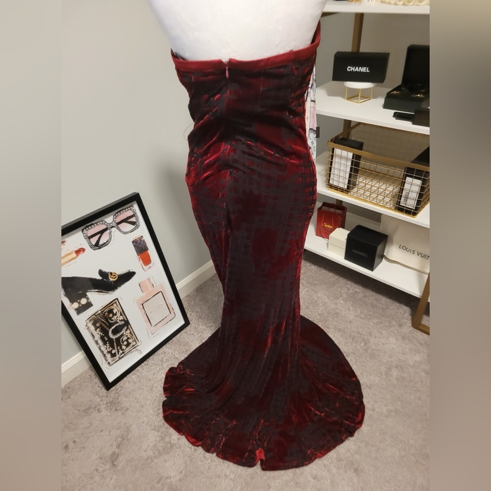 Donna Karan Social Occasion Burnout Velvet Halter neck maxi dress NWT Size 8 - Picture 12 of 14